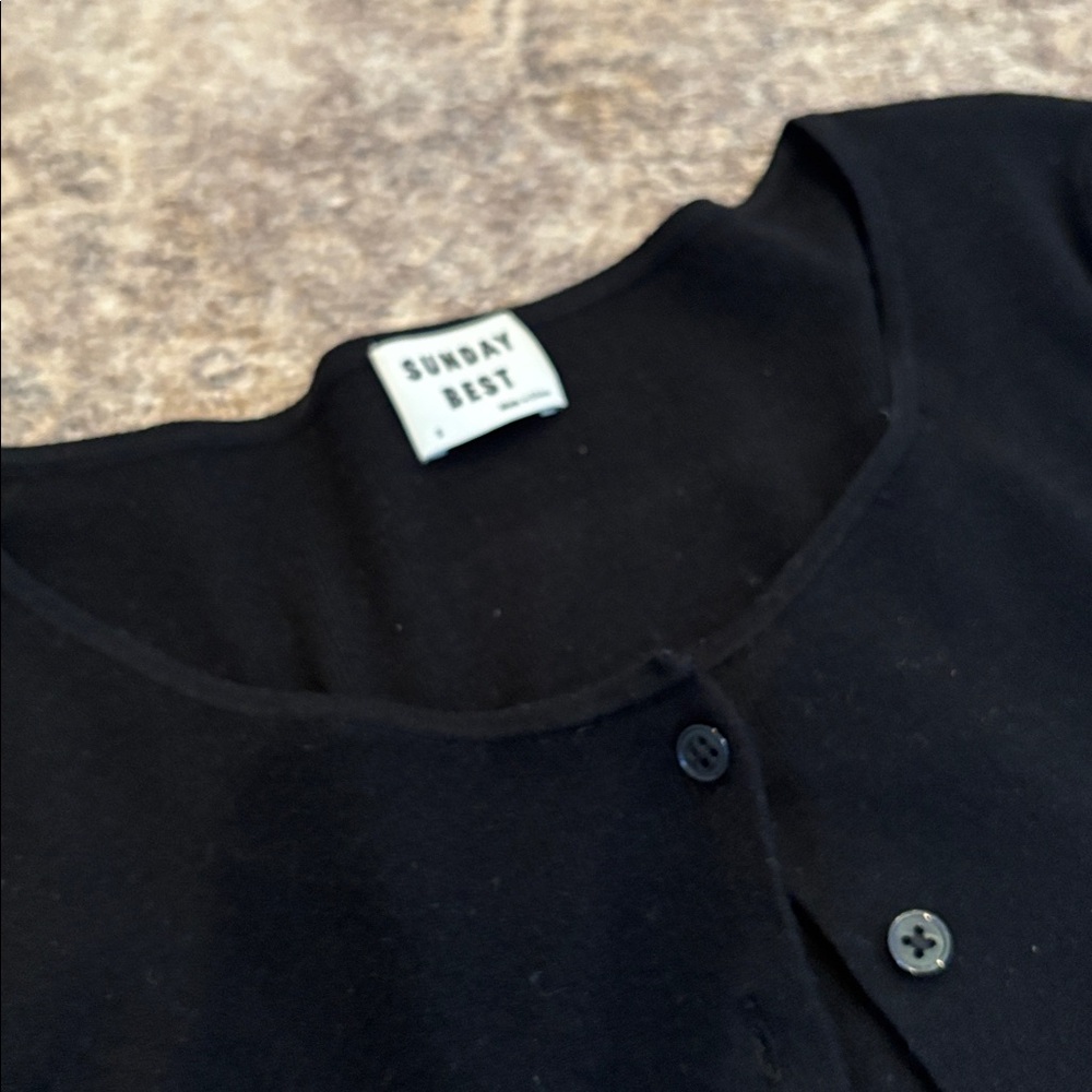 Sunday Best Black Button-Up Cropped Cardigan aritzia - Picture 4 of 6